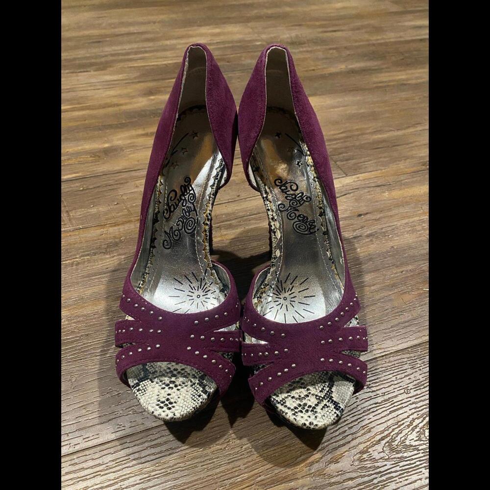 Naughty Monkey Purple Studded heels sz